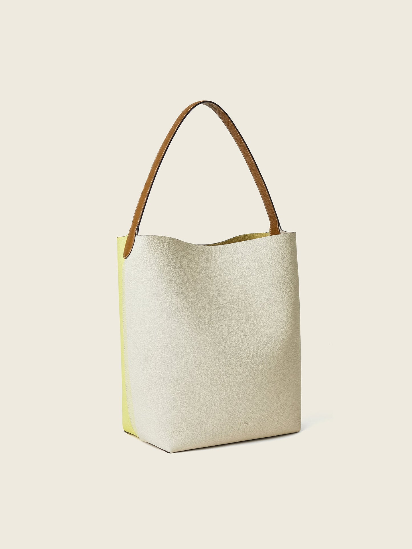 Hpai Medium Binah Bucket Bag in Leather - Lumi