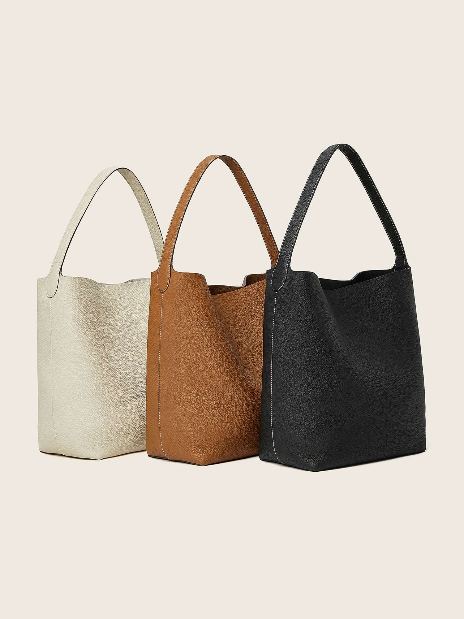 Hpai Medium Binah Bucket Bag in Leather - Black
